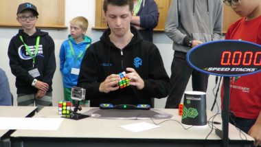 Australian Feliks Zemdegs Solves Rubik's Cube in 4.22 Seconds Creating New World Record(Watch Video)