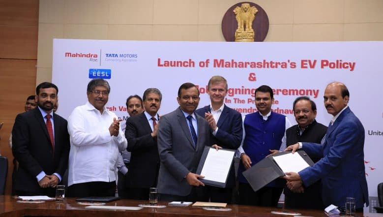 Mahindra & Mahindra Signs MoUs with Maharashtra Govt. for 1000 EVs in Next 1 Year Mahindra & Mahindra Signs MoUs with Maharashtra Govt. for 1000 EVs in Next 1 Year