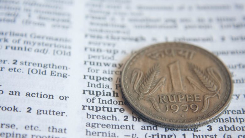 Rupee Slips 4 Paise to 73.11 Against US Dollar in Early Trade on First Session of New Year 2021