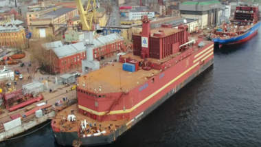 Russia’s World-First Floating Nuclear Plant ‘Akademik Lomonosov’ Arrives at Port in Pevek