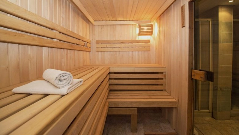 Man Accidentally Recreates a 'Chemical Weapon Used in World War 1' At a Sauna Bath After Workout