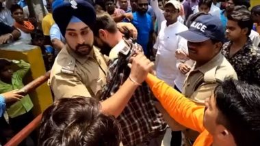 Uttarakhand: Sikh Cop Wins Hearts by Saving Muslim Man From Mob Attack (Watch Video)