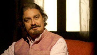 Vinay Pathak Exclusive Interview: Khajoor Pe Atke is a Situational Comedy You Just Can't Afford To Miss! Watch Video