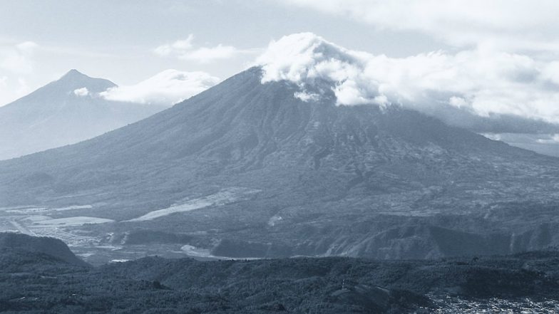 Volcano in Indonesia: Transport Ministry Issues Warning to Airlines Over Ash From Merapi Volcano in Java Island