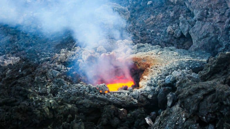 Japan: Volcanic Mount Shindake Erupts in Kuchinoerabu Island Japan: Volcanic Mount Shindake Erupts in Kuchinoerabu Island