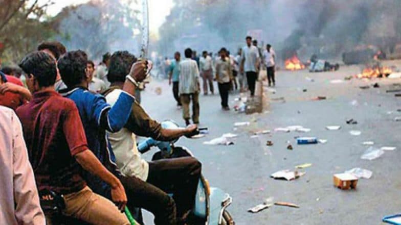2002 Gujarat Riots: 17 Years Later, 'Face of Fear' Qutubuddin Ansari Inaugurates Footwear Shop of 'Aggressor' Ashok Parmar 2002 Gujarat Riots: 17 Years Later, 'Face of Fear' Qutubuddin Ansari Inaugurates Footwear Shop of 'Aggressor' Ashok Parmar