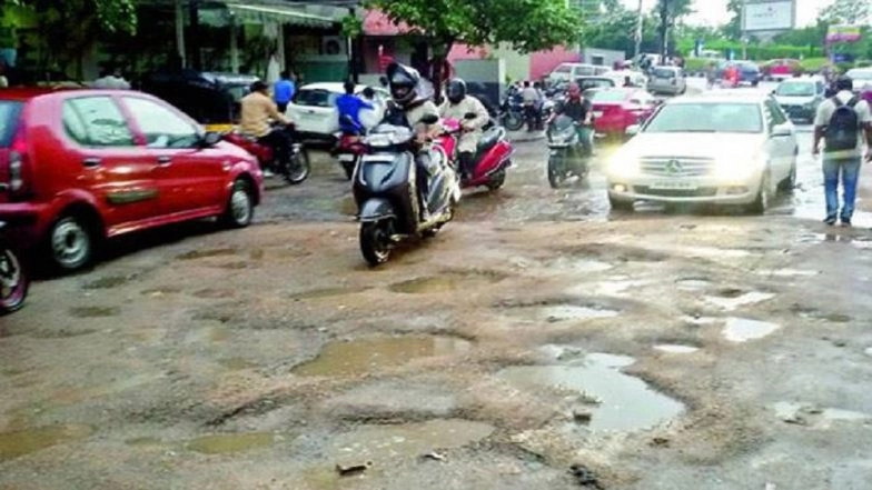 Mumbai Potholes: BMC to Use Good Quality Potholes Filling Mix Which Could Withstand Heavy Showers?