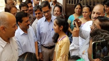 CBSE Topper From Delhi Government School: CM Arvind Kejriwal and Deputy Manish Sisodia Greets Bharti Raghav for Academic Excellence