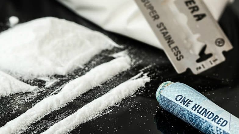 Mumbai Drugs Menace: 2 Nigerians Trying to Flee Hurt Policemen, Cocaine Seized and 1 Arrested Mumbai Drugs Menace: 2 Nigerians Trying to Flee Hurt Policemen, Cocaine Seized and 1 Arrested
