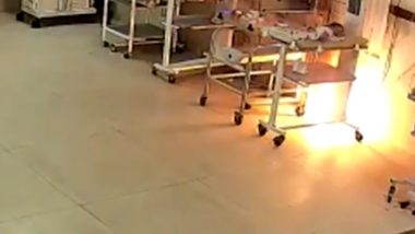 Short Circuit Causes Fire in Newborns’ Ward at Gwalior District Hospital; Nurse Acts on Time and Saves 23 Babies! (Watch Video!)