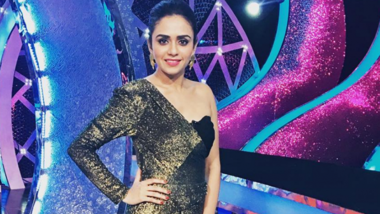 Raazi Actor Amruta Khanvilkar Challenged in This Marathi 'Proverb' Rapid Fire; Are You Game, Amruta? Watch Video!