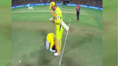 IPL 2018: A fan Bows Down & Touches MS Dhoni’s Feet After CSK vs RCB Match, Watch Viral Video