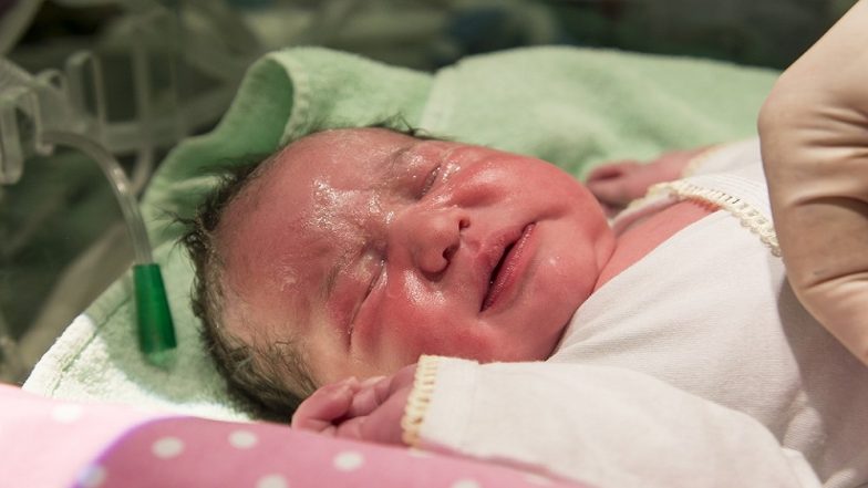 Woman Delivers Baby at Thane Railway Station 'Medical Emergency Room'