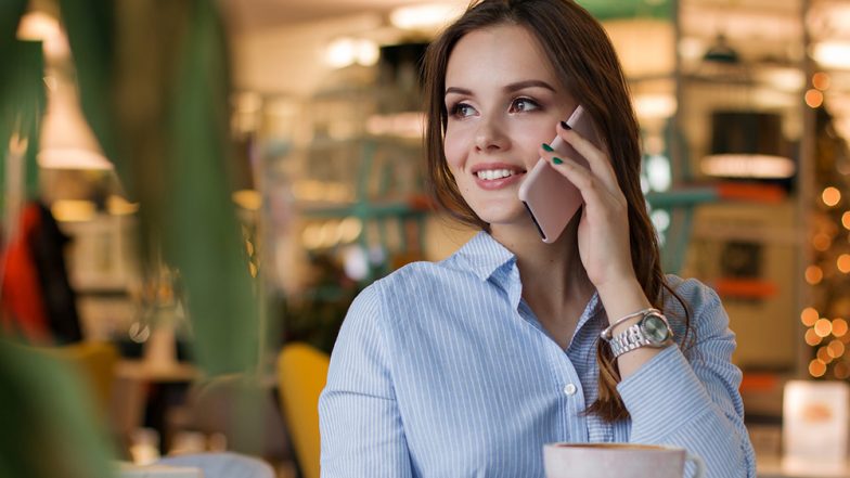 Smartphones Are Affecting Your Skin, Know How And What Can You do to Prevent It