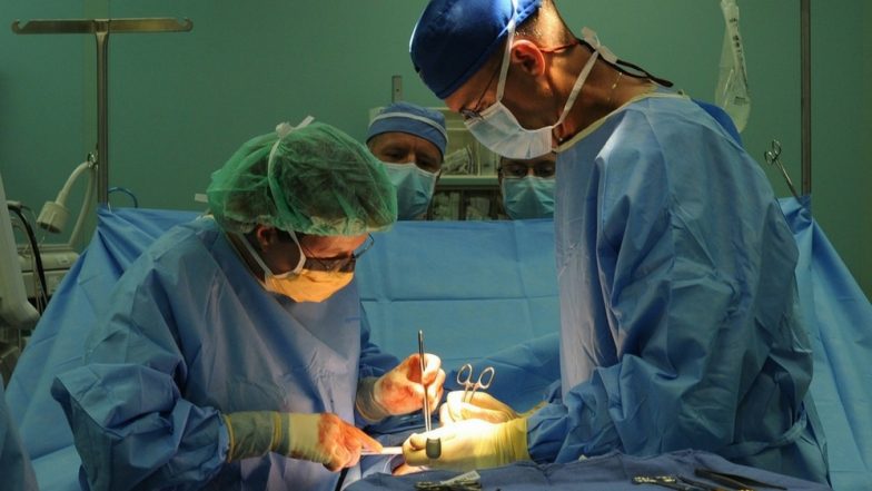 Doctors Remove 856 Stones From 45-Year-Old Man’s Kidney in Delhi