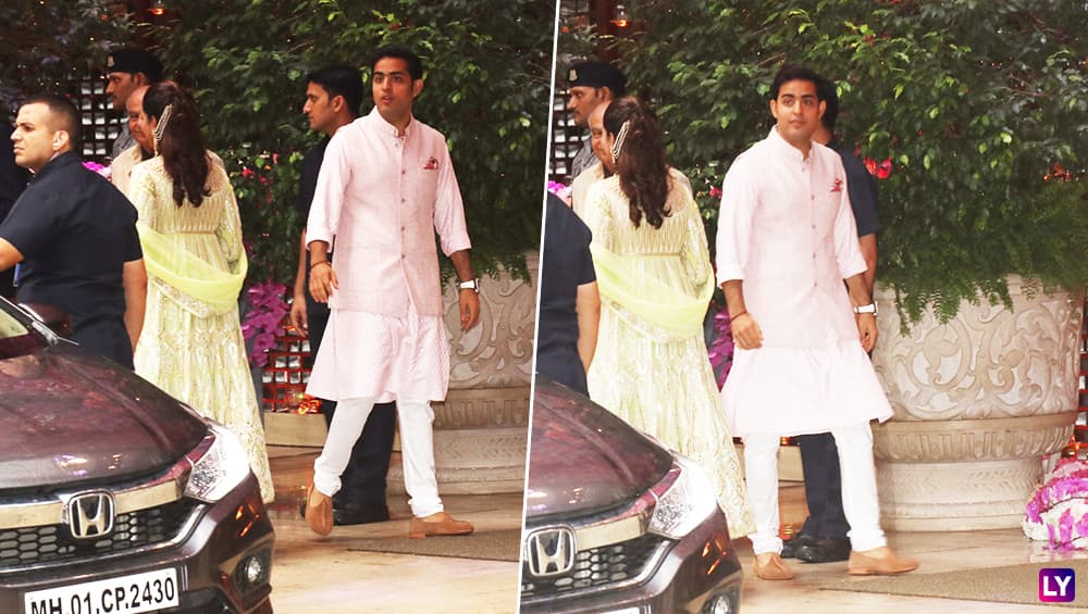 Anant looked stylish at the ceremony. Anant looked stylish at the ceremony.