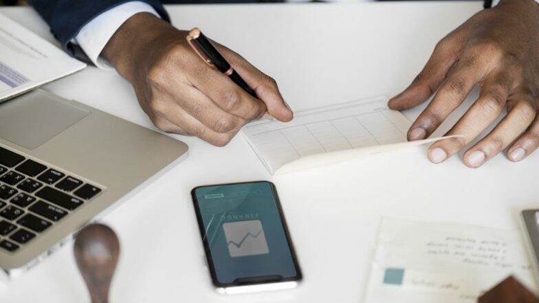 'Lakh' or 'Lac' Which is the Correct Spelling for Cheques As Per RBI guidelines? Fake WhatsApp Message on New Update for Banks Goes Viral
