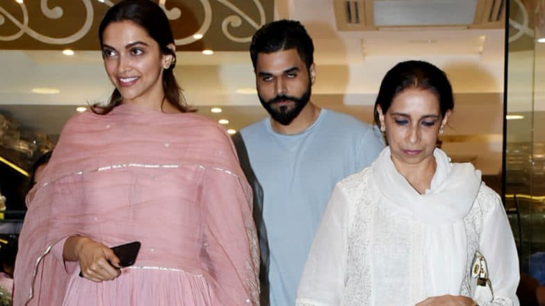 Ranveer Singh-Deepika Padukone Wedding: Bride-to-Be Goes on a Shaadi Shopping Spree With Mommy Ujjala See Pics