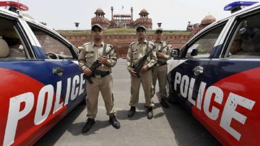 Delhi Police Personnel in PM Security 'Faints' Due to Heat at Red Fort During Independence Day 2021 Event, Rushed to Hospital