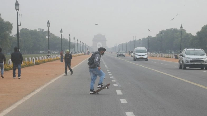 Delhi Weather Forecast: National Capital Wakes Up to Clear Saturday Morning, Air Quality Index Drops