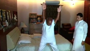 HD Deve Gowda Performs Yoga to Mark International Day of Yoga 2018, View Pics of Ex-PM