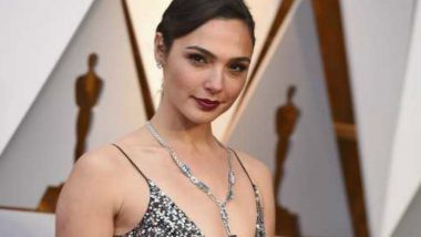 Gal Gadot and Dwayne Johnson to Star in Red Notice