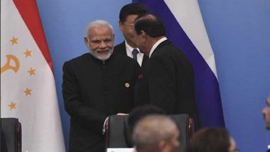 PM Modi Interacts, Shakes Hands With Pakistani President Mamnoon Hussain on Sidelines of SCO Summit