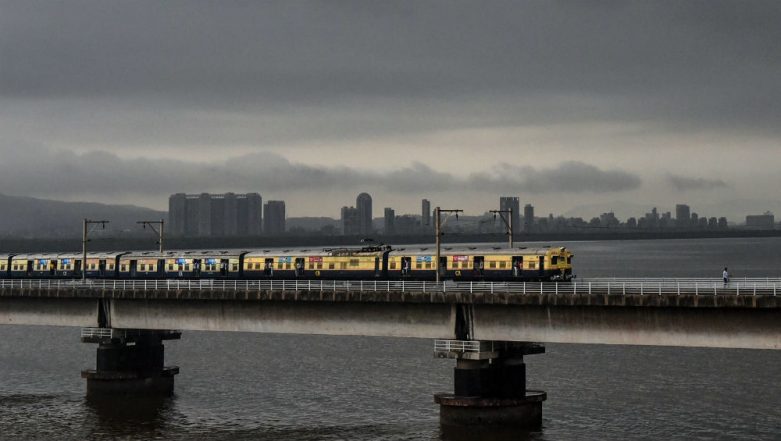 Mumbai Rains: Local Train Services on Harbour Line And Central Lines  Suspended Due to Waterlogging