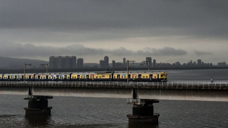 Mumbai Rains: Local Train Services on Harbour Line And Central Lines  Suspended Due to Waterlogging
