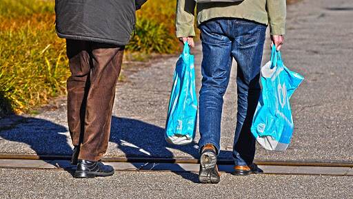 Plastic Ban in Mumbai & All of Maharashtra: Here's a List of Plastic Items That Are Banned and Allowed to Carry Plastic Ban in Mumbai & All of Maharashtra: Here's a List of Plastic Items That Are Banned and Allowed to Carry