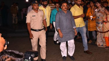 Andheri Bridge Collapse: Sanjay Nirupam Takes Potshot at Railway Minister Piyush Goyal & His Mumbai Visit