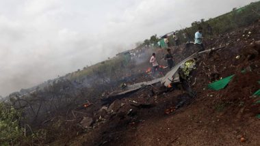 IAF Sukhoi Jet Crashes in Nashik; Watch Video of Two Pilots Eject Safely Using Parachutes Mid-Air