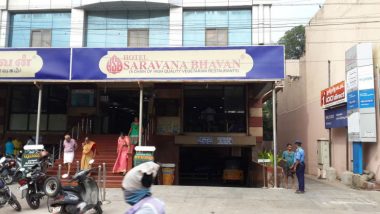 Waiter of Saravana Bhavan Restaurant of Chennai Returned Rs 25 Lakh After Customers Left: This Act Restores Our Faith in Honesty