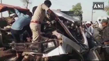 Madhya Pradesh: 15 Family Members en Route to Attend Relative’s Funeral Die, As Tractor-Trolley Collides With Their Jeep