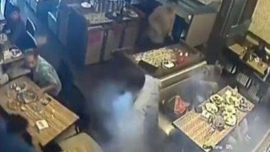 Shocking Viral Video! Mobile Blasts in Man’s Pocket, Caught on CCTV Camera at an Eatery in Mumbai