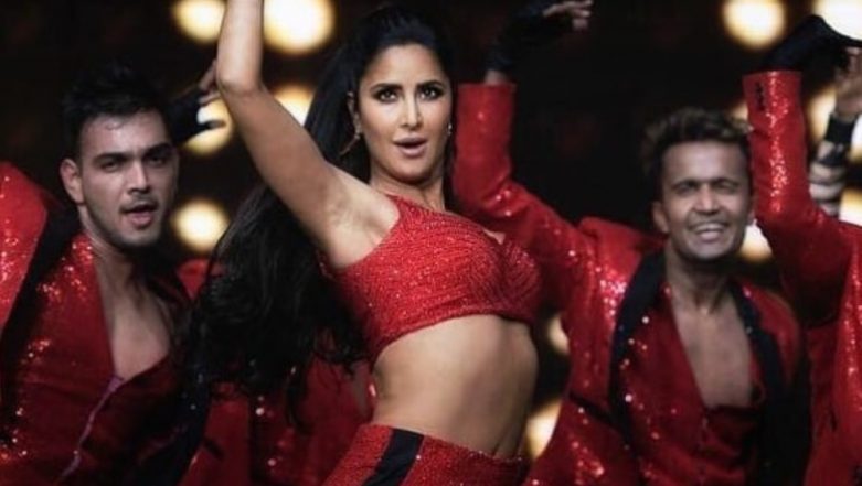 Salman Khan Katrina Xxx - Katrina Kaif Sets the Stage on Fire As She Performs to Sheila Ki Jawani at  the Dabangg Tour â€“ Watch Video | ðŸŽ¥ LatestLY