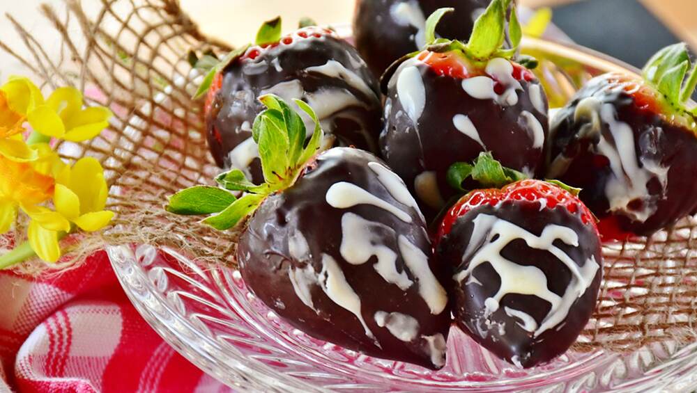 Chocolate has over 600 flavour compounds. Chocolate has over 600 flavour compounds.