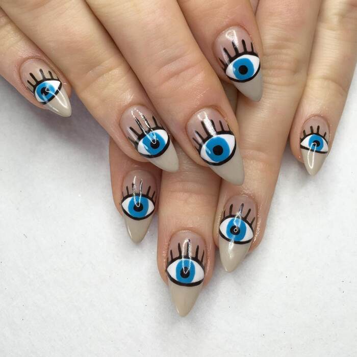 Eye Spy nail art also became popular Eye Spy nail art also became popular