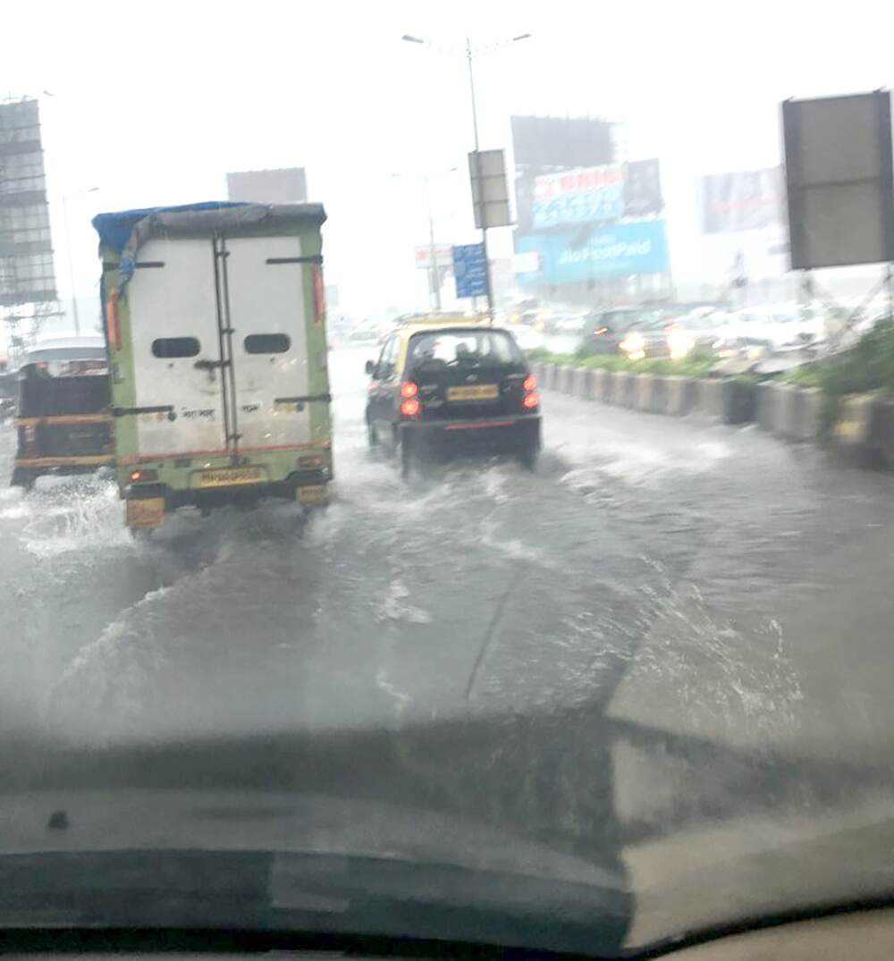Traffic jams are a major problem Mumbaikars face in the rainy season. Traffic jams are a major problem Mumbaikars face in the rainy season.