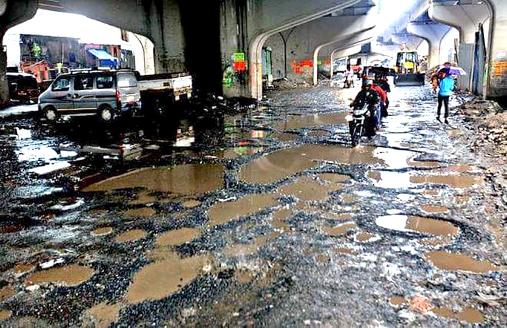 The problem of potholes persist in Mumbai despite severe citisism from people and some action by the authorities. The problem of potholes persist in Mumbai despite severe citisism from people and some action by the authorities.