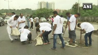 Mumbai Man Dadarao Bilhore Fills 556th Pothole to Mark 16-Year-Old Son's Death