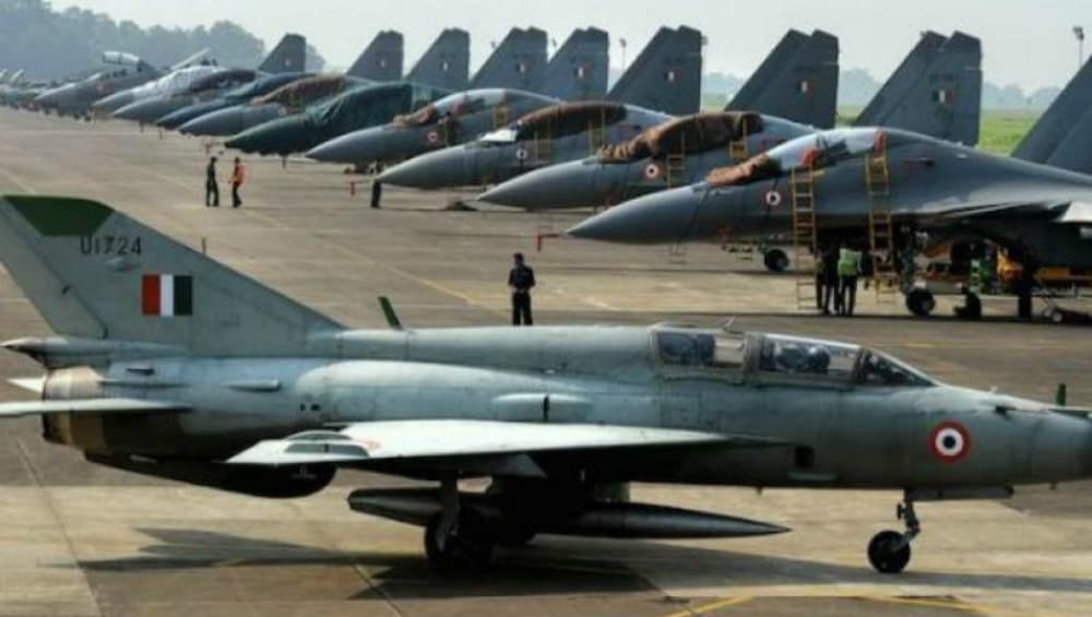 'MAHA' Cyclone Alert in Gujarat: Indian Air Force Deploys Around 140 Personnel in Jamnagar in Wake of Cyclonic Storm 'MAHA' Cyclone Alert in Gujarat: Indian Air Force Deploys Around 140 Personnel in Jamnagar in Wake of Cyclonic Storm