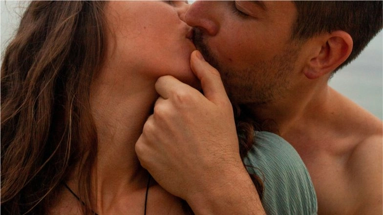 Know About These Health Benefits of Kissing on International Kissing Day 2021