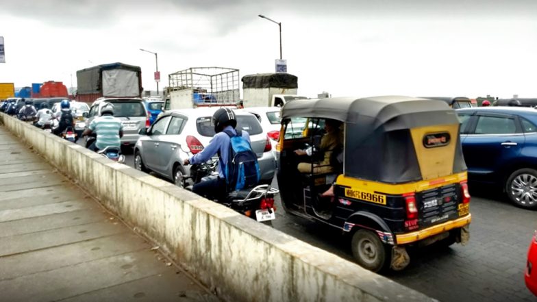 Kalwa Saket Bridge in Thane Develops Cracks Amid Heavy Rains in Mumbai, Commuters Experience Tremors