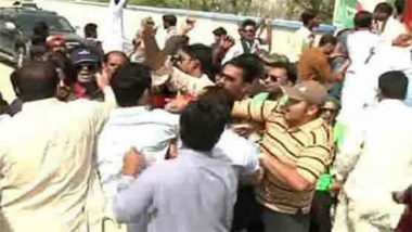 50 Injured in Clashes Between PML-N Workers, Police During Nawaz Sharif and Maryam Arrival in Lahore