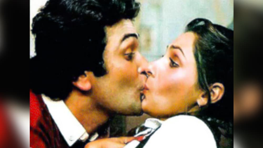 International Kissing Day 2018: Vinod Khanna - Madhuri ...