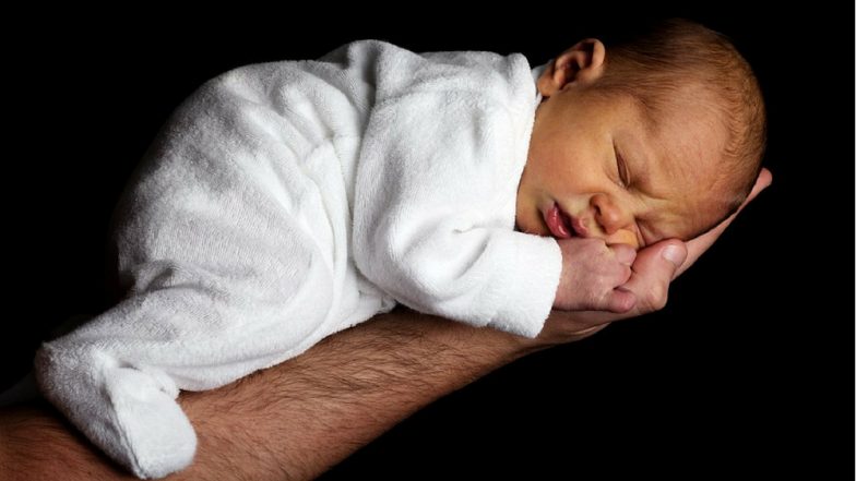 Paid Child Care Leave: Maharashtra Women Government Employees Including Widower to Get 180 Days Paid Leave, Until Their Children Turns 18
