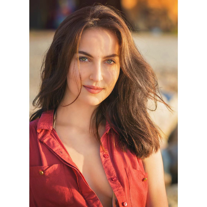 700px x 700px - Elli AvrRam Shows Off Ample Bosom in a Plunging Top, Her New Instagram  Image Is Way Hotter Than Her Pics in Tiny Bikini | ðŸ‘— LatestLY