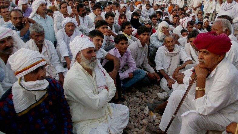 Gujjar Quota Stir in Rajasthan: Protesters Block Railway Tracks in Sawai Madhopur, WR to Run Special Train From Bandra Terminus Gujjar Quota Stir in Rajasthan: Protesters Block Railway Tracks in Sawai Madhopur, WR to Run Special Train From Bandra Terminus