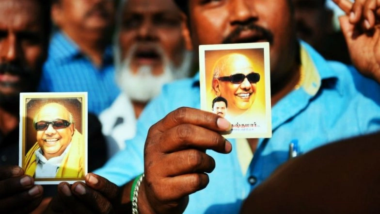 Karunanidhi Death: National Flag to Fly at Half-Mast Today in Delhi and All State Capitals; Kalaignar to be Accorded State Funeral